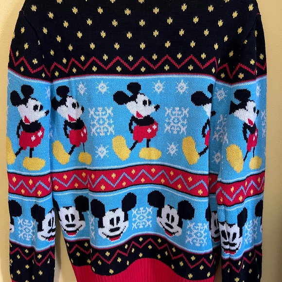 Mickey Mouse sweater snowflake winter design knit - Picture 2 of 4